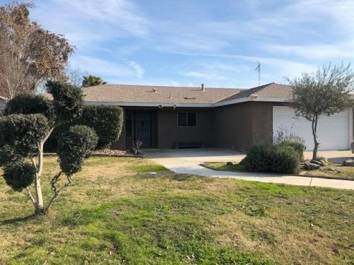 529 Granada Dr, Madera, CA 93637-4171