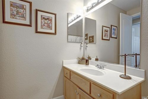 636 Silver Star Ct, Vacaville CA  95688-9478 exterior