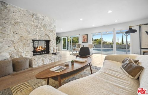 3351 Wrightwood Dr, North Hollywood CA  91604-3939 exterior