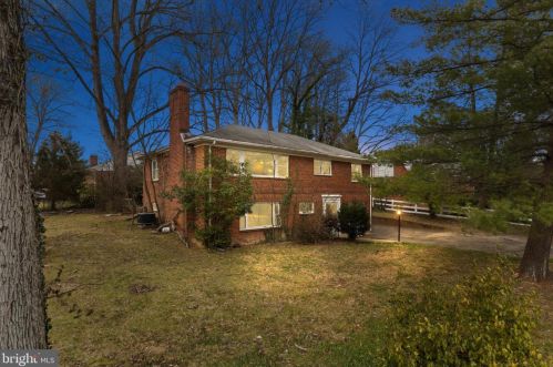 3216 Hewitt St, Falls Church VA  22042-2508 exterior