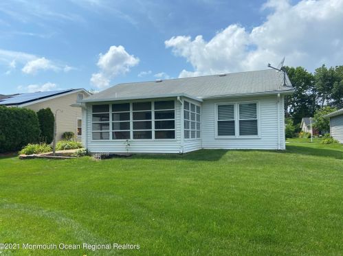 10 Dartmoor Rd, Bricktown NJ  08724-2057 exterior