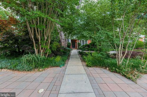 7134 Sewell Ave, Falls Church, VA 22046-2015