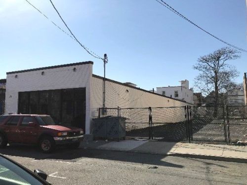211 Beach 90th St, Far Rockaway, NY 11693-1501