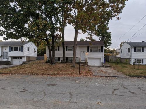 106 Stella Dr, Providence, RI 02911-1328