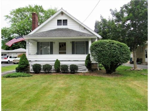 991 Liberty St, Hubbard, OH 44425-9775