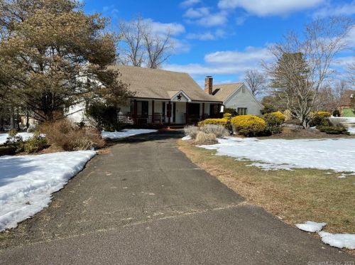 20 Scenic Ct, Cheshire, CT 06410-2330