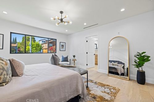12440 Addison St, North Hollywood CA  91607-3546 exterior