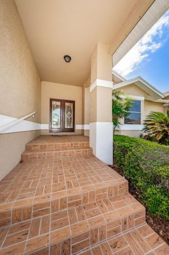 1025 Pointe Alexis Dr, Tarpon Springs FL  34689-7105 exterior