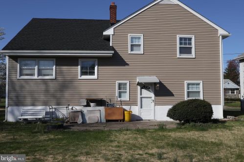 5202 Halpin Ave, Camden, NJ 08109-1741