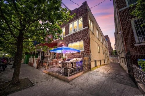 1049 Ward Ave, Bronx, NY 10472-5947
