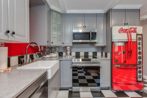 6 Birch Hill Rd, Salem NH  03079-3473 exterior