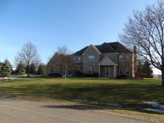 9021 Daventry Rd, Thiensville, WI 53097-3451