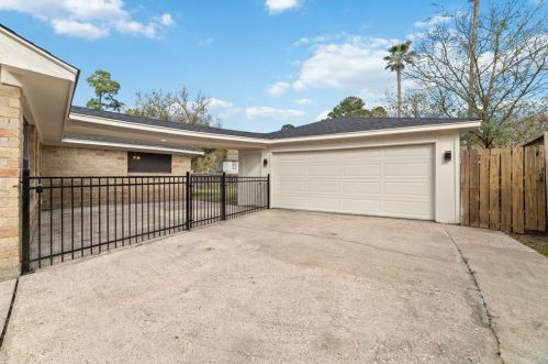 4114 Flint Creek Dr, Humble, TX 77339-1336