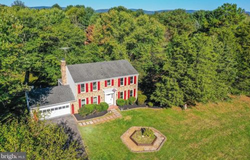 5758 Benford Dr, Haymarket VA  20169-2503 exterior