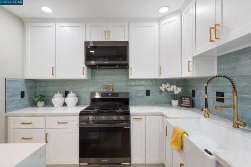 4216 Knoll Ave, Oakland CA  94619-3025 exterior