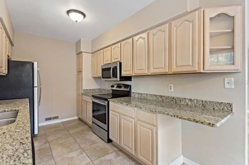 1002 Connecticut Rd, Tarpon Springs FL 34689-2830 exterior