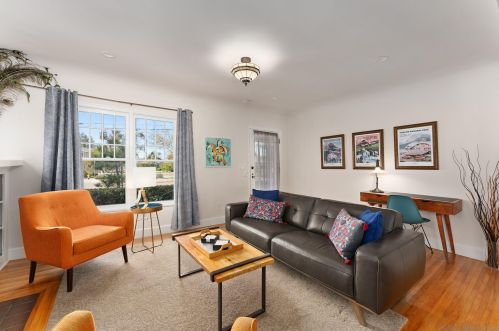 3333 Mountain View Dr, San Diego, CA 92116-1738