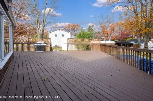 1 Brunswick Dr, Wall Township NJ  07731-1722 exterior