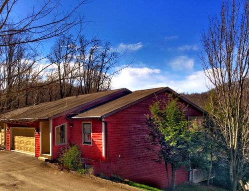 9 Mont Chateau Est, Morgantown WV  26508-8058 exterior