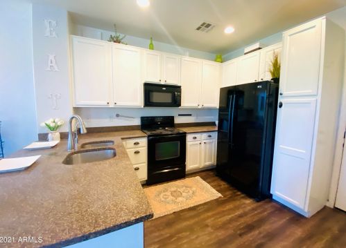 3621 Leslie Dr, Gilbert AZ  85296-2863 exterior