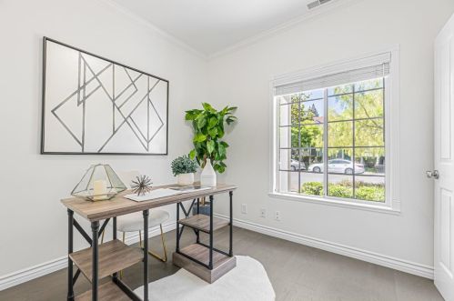 1960 San Ramon Ave, Mountain View CA  94043-2960 exterior