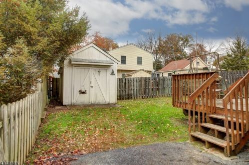 15 Adelphia Rd, Parsippany NJ  07054-2604 exterior