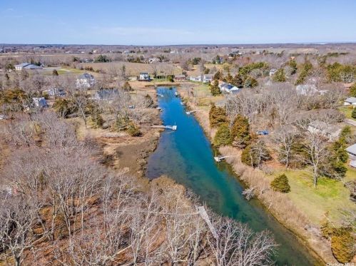 305 Bayberry Rd, Southold NY  11971-4436 exterior