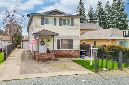 9020 Grove St, Elk Grove CA  95624-2318 exterior