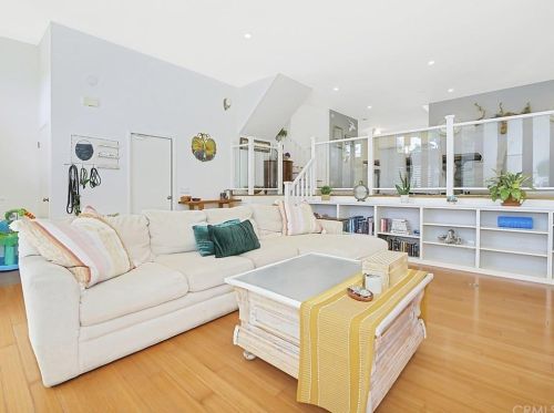 1111 Beryl St, Redondo Beach, CA 90277-2264