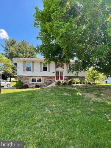 940 Jacks Ln, Molino, PA 17961-1528