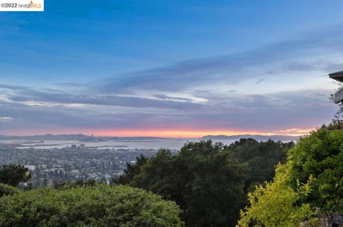 490 Panoramic Way, Berkeley CA 94704-2540 exterior