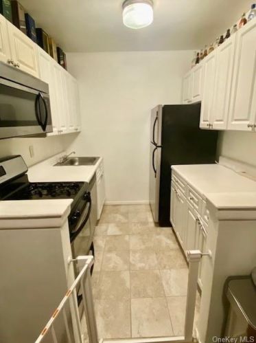 6485 Broadway, Bronx, NY 10471-2748