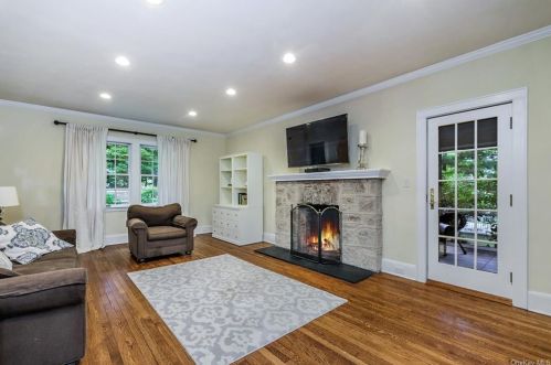 17 Soulice Pl, New Rochelle, NY 10804-1307