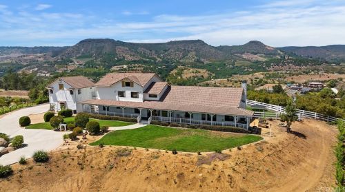 23920 La Vella Rd, Temecula CA  92590-3944 exterior