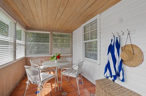 122 7th Ave, Delray Beach FL  33483-5243 exterior