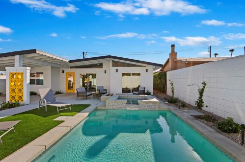 52152 Avenida Alvarado, La Quinta CA  92253-3229 exterior