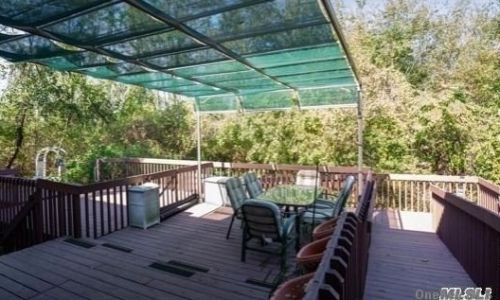 2 Laura Ct, Mount Sinai NY  11766-2360 exterior