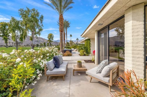 7 Mayfair Dr, Rancho Mirage CA  92270-2586 exterior