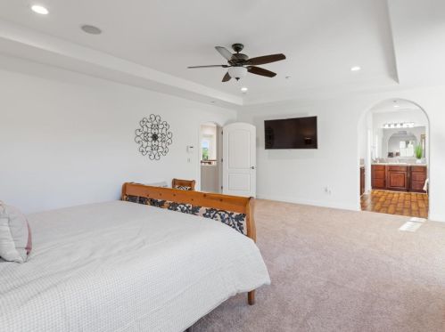 2075 Merlot Dr, Morgan Hill CA  95037-3883 exterior