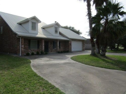 7 Westlake Dr, Rockport, TX 78382-7834