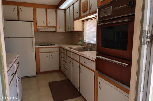 3802 Ross Ave, Glendale, AZ 85308-2146