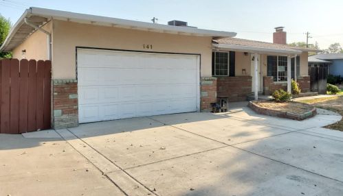 141 Clover St, Woodland, CA 95695-3161