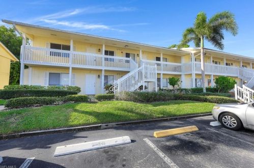 4625 Bayshore Dr, Naples FL  34112-4353 exterior