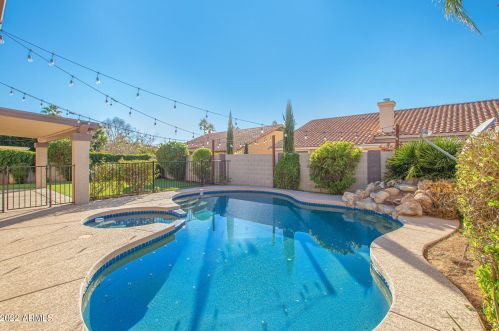 19210 70th Ave, Glendale, AZ 85308-5700