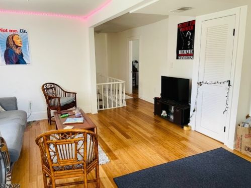 24 Lexington Ave, Montclair NJ  07042-4502 exterior