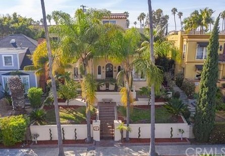 117 Belmont Ave, Long Beach, CA 90803-2972