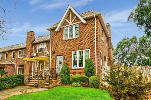 82-87 165th St, Jamaica, NY 11432-1208