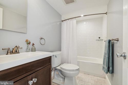 1231 Kater St, Philadelphia PA 19147-1817 exterior