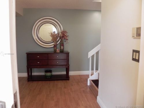 19580 84th Ave, Hialeah, FL 33015-5940