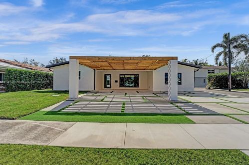 915 7th St, Dania Beach FL  33004-2311 exterior